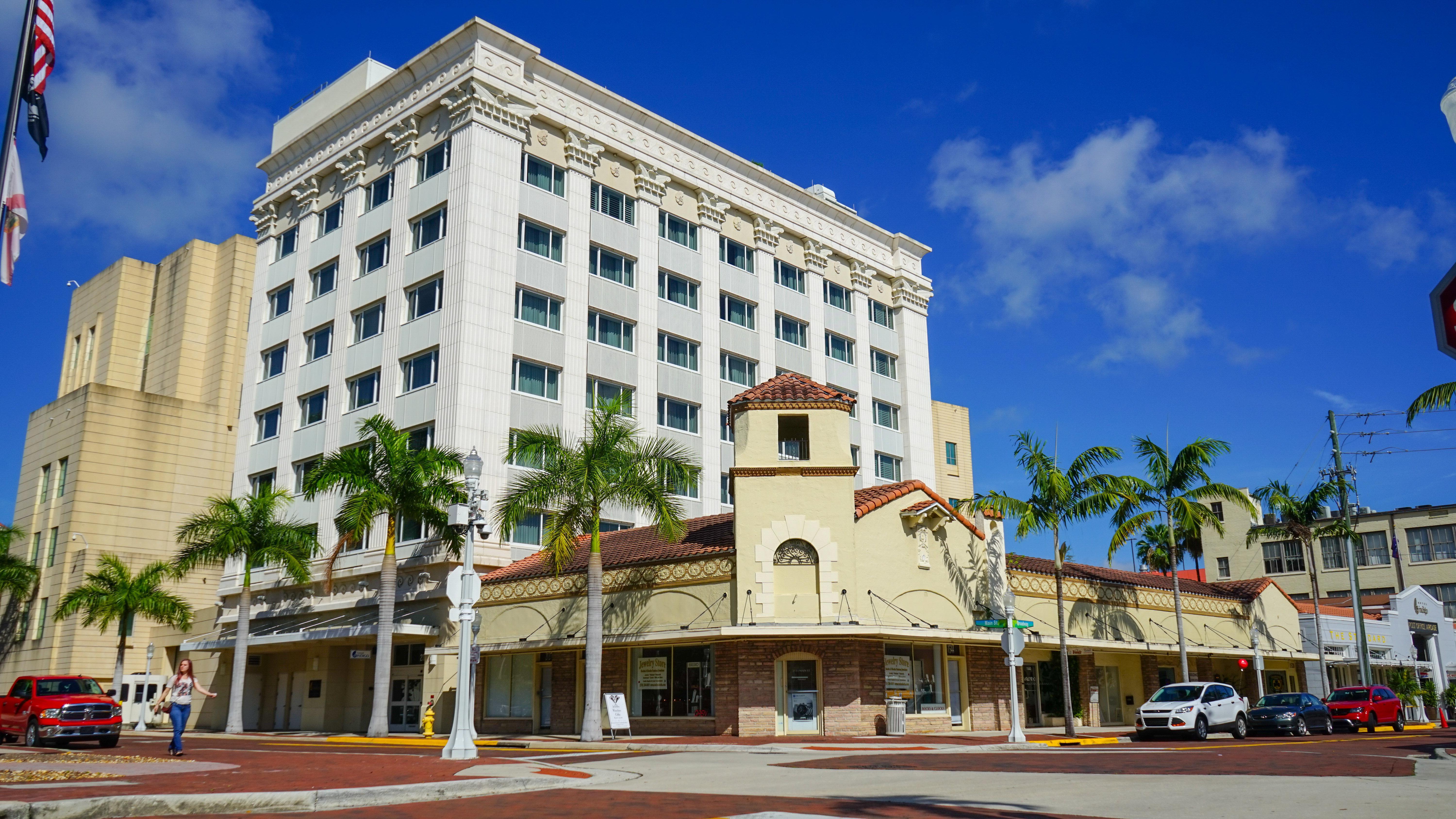 The Banyan Hotel Fort Myers, Tapestry Collection By Hilton Exteriör bild